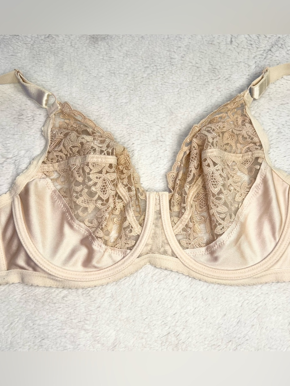 Wacoal Ivory Champagne Vintage Satin & Lace Underwire Bra Size 32 DD